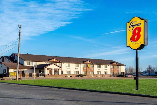 . Super 8 by Wyndham Oelwein