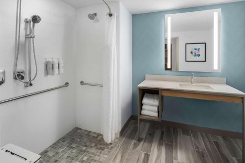 Hilton Garden Inn Rockaway - image 13