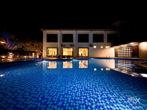 Peldbaseins, Wonderwood Corbett Resort in Kiari Kham