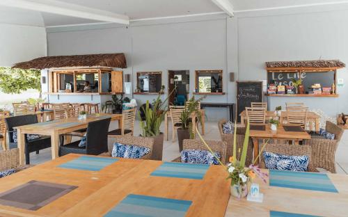 Restaurant, Le Life Resort in Efate