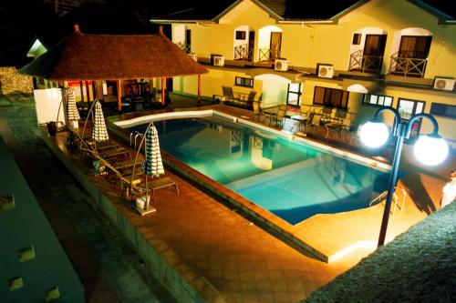 Sunlodge Hotel