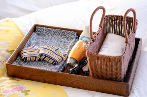 room detail thumbnail 2