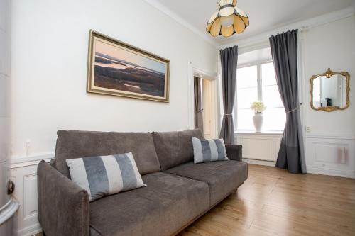 Standard One-Bedroom Apartment image 8