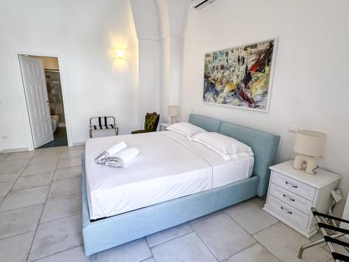 1 king bed, 1 sofa bed