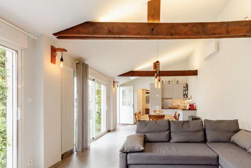 Studio indépendant avec Jacuzzi (Studio independant avec Jacuzzi) in Maisons-Laffitte