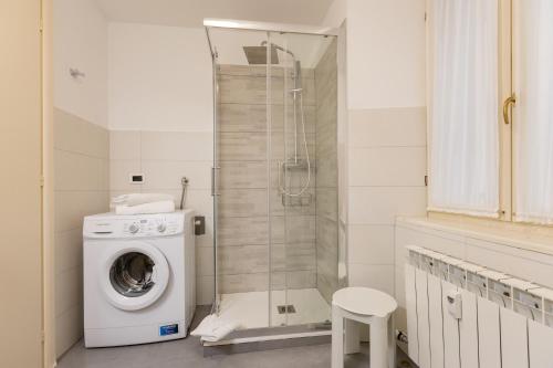 One-Bedroom Apartment image 2