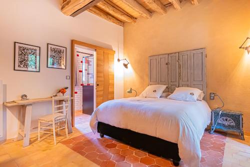 Chambre rénovée en 2024 avec cuisine-séjour-salon partagés (Chambre renovee en 2024 avec cuisine-sejour-salon partages) in 聖加來