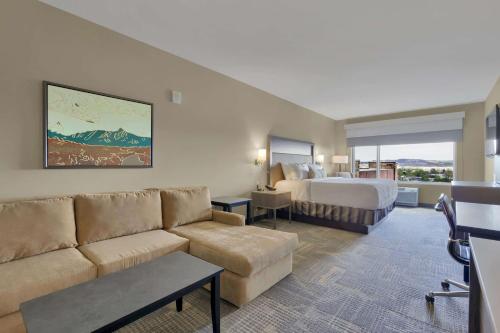 King Suite with Sofa Bed