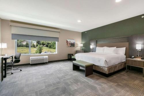 Best Western Plus Executive Residency Fillmore Inn - image 9