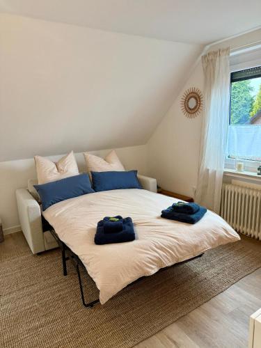 1 king bed, 1 sofa bed