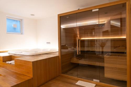 Джакузі, SECRET ROOM in Palma Campania