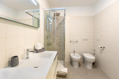 One-Bedroom Apartment image 4