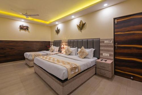Deluxe Triple Room image 1