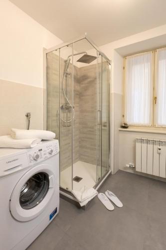 One-Bedroom Apartment image 2
