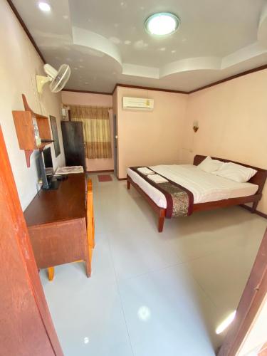 1 queen bed