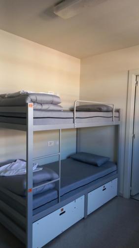 Twin Room with Private Bathroom image 2