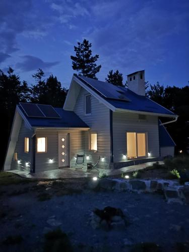 Solarna Eko Vila - Location saisonnière - Divčibare