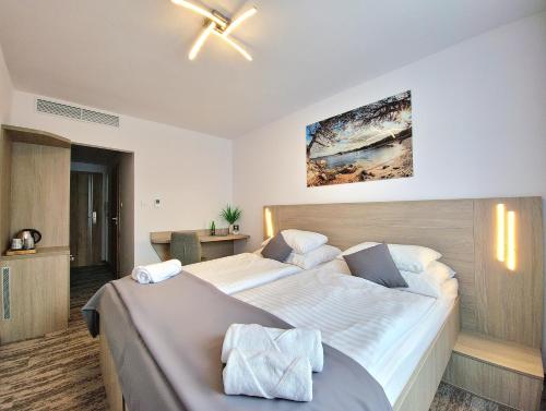 Hotel Crystal - image 8