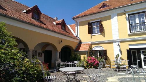  Gombás Kúria Mansion Boutique B&B in Balatonfüred