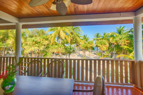 ระเบียง/ชานเรือน, Wild Orchid in พลาเซนเซีย