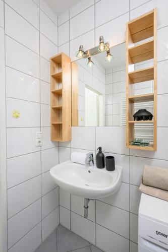 Classic Apartment image 8