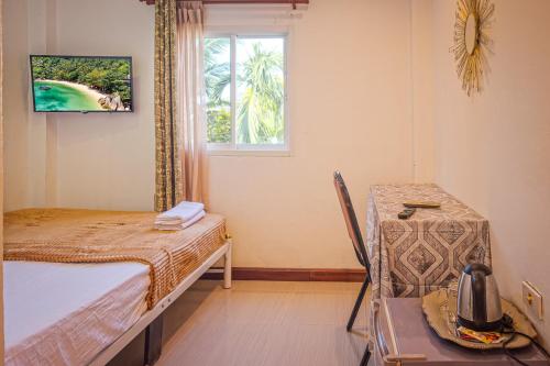 Passion Nai Harn Guesthouse Room Type - Budget Double Room