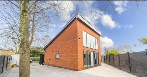 New Modern Stylish Villa Near City Centre Birmingham, with outdoor Hot Tub, Birmingham (fotografie 4)