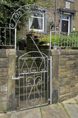 Bronte Cottage in Thornton