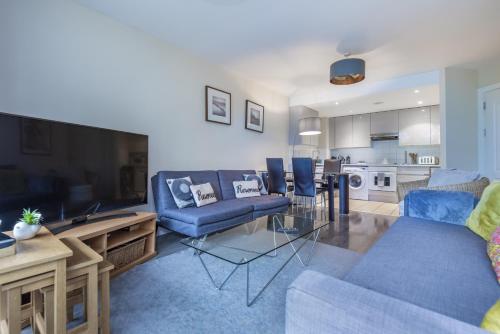 Riverside Apartment - image 8