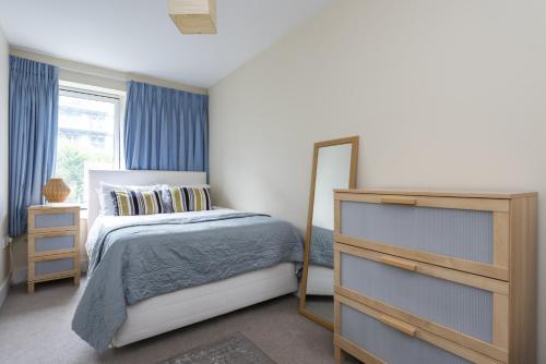 Riverside Apartment - image 11