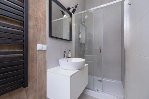 Nowoczesny Apartament w Centrum Krakowa by Noclegi Renters, Cracovia (foto 6)