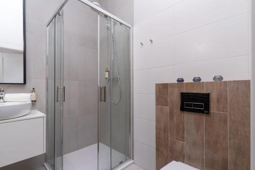 Nowoczesny Apartament w Centrum Krakowa by Noclegi Renters, Cracovia (foto 9)