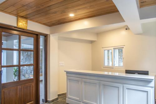 Lobby, Echor Backwoods Villa Narkanda in Matiana