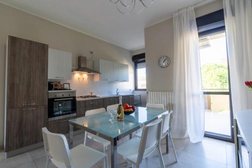 Trani with view - roomy apartment with balconies, Trani (fotografie 8)