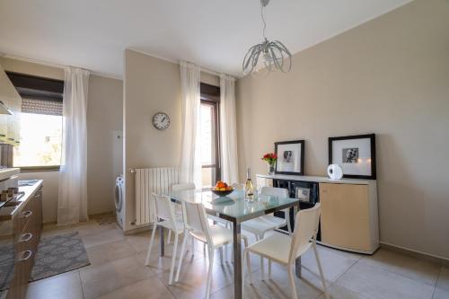 Trani with view - roomy apartment with balconies, Trani (fotografie 7)