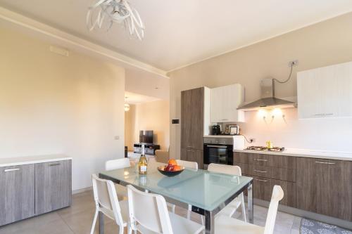 Trani with view - roomy apartment with balconies, Trani (fotografie 6)