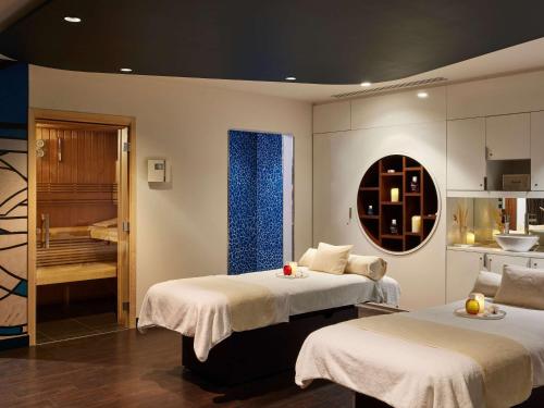Molitor Hotel & Spa Paris - MGallery Collection, Parigi (foto 9)