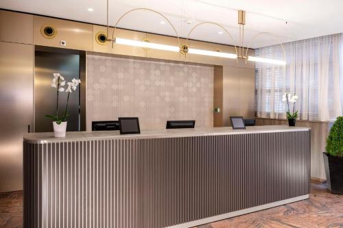 NH Geneva Airport Hotel - image 2