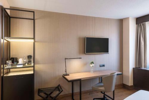 NH Geneva Airport Hotel - image 13