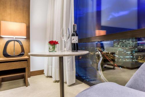 room detail thumbnail 2