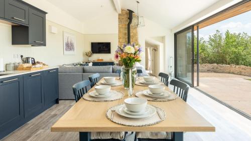 A szálláshely kívülről, Pipehouse in Midford