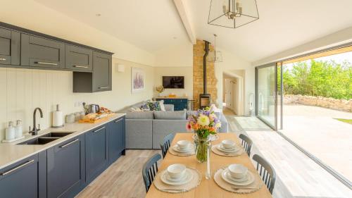 A szálláshely kívülről, Pipehouse in Midford