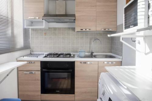 Two-Bedroom Apartment room in M253 - Marcelli trilocale con terrazzo a 100mt dal mare