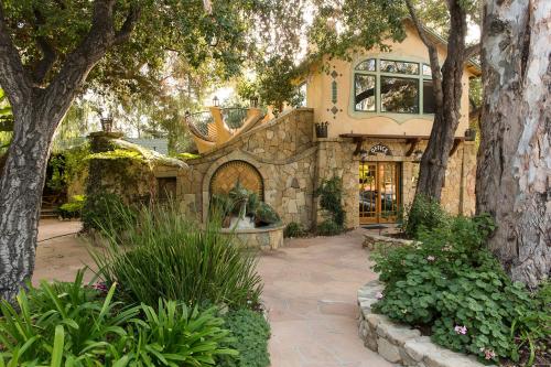 B&B Ojai - The Emerald Iguana Inn - Bed and Breakfast Ojai