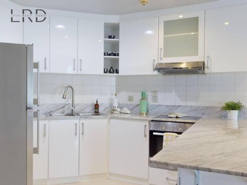 Stylish 2BR Apartment Steps from Metro and Marina Mall, Dubaï (photo 7)