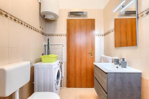 One-Bedroom Apartment - Ground Floor image 6