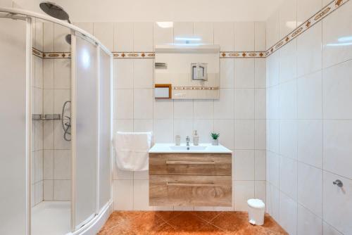One-Bedroom apartment Standard image 4