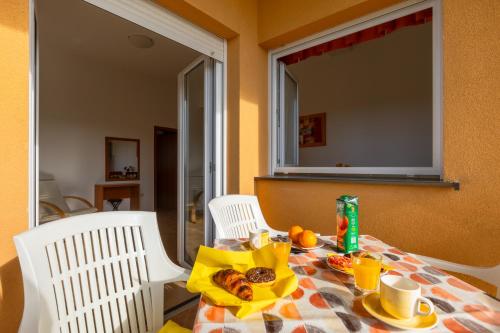 One-Bedroom apartment Standard image 1