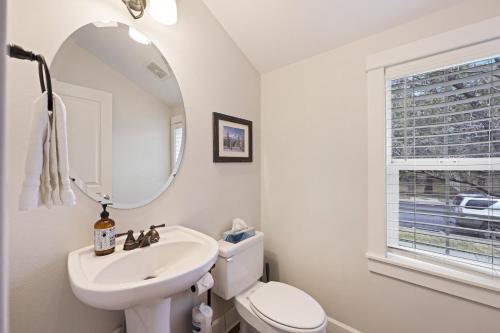 Tranquility on the Bluffs townhouse - image 2