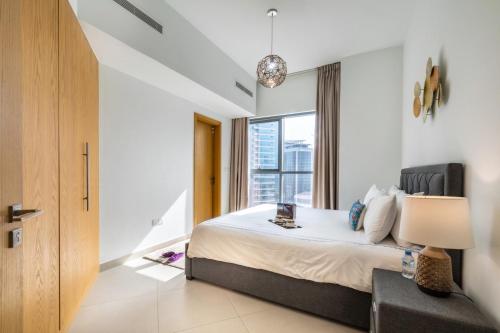 Dream Inn Apartments - Bellevue Tower with Burj Khalifa view - image 8